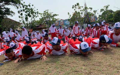 SMP Negeri 4 Cilacap Gelar LDKM Bersama TNI AL, Tanamkan Disiplin dan Jiwa Kepemimpinan Murid